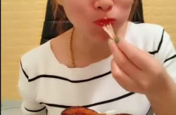 小姐姐们都喜欢吃烧肉